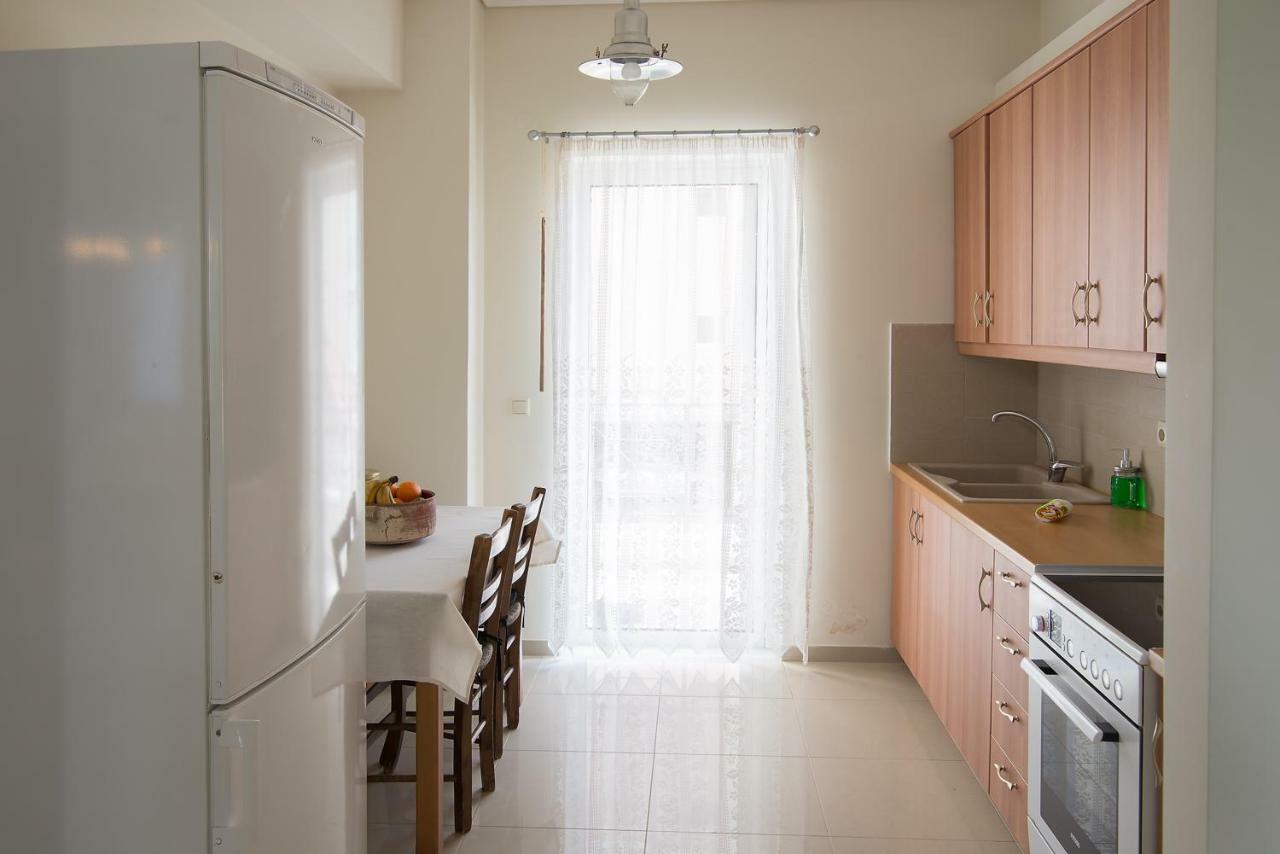 Explore Kalamata From A Brand New Apartment 外观 照片